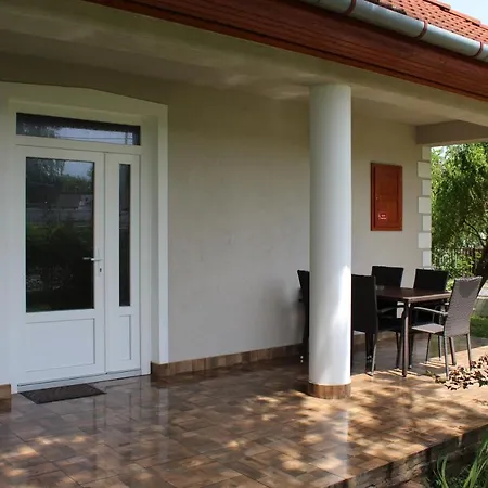 Petita Garden Apartment Siofok
