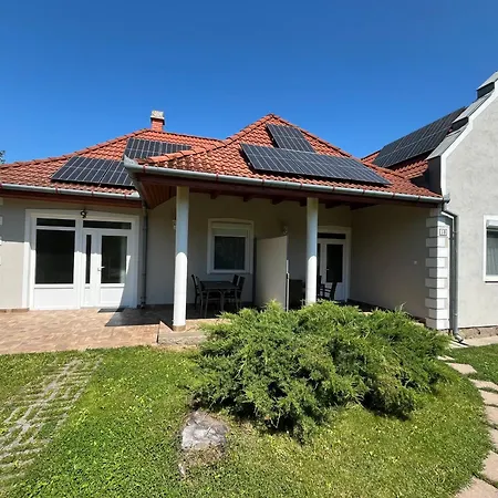 Apartament Petita Garden *