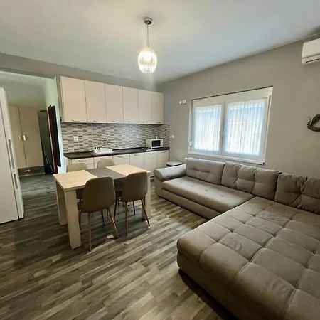 Petita Garden Apartment *